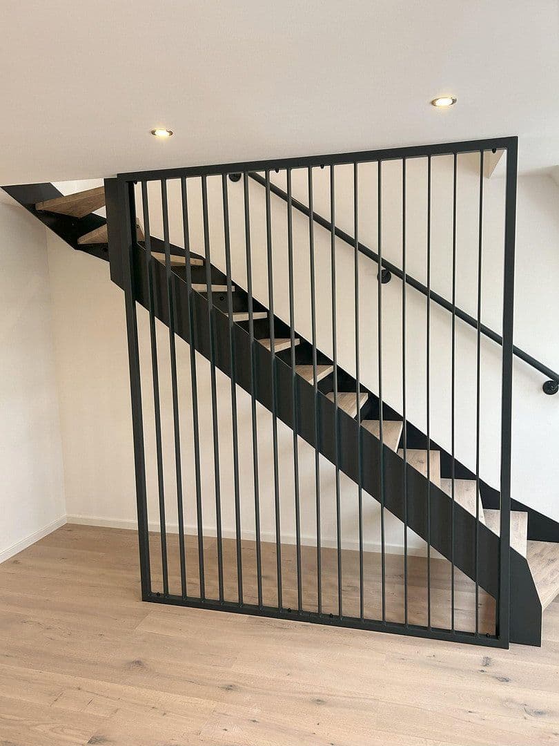 Pronájem bytu 83 m², Kilihofstr. 2a, München, Bavorsko Pronájem bytu 83 m², Kilihofstr. 2a, München, Bavorsko