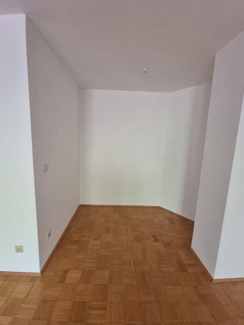 Pronájem bytu 1+1 41 m², St. Norbert Str. 6, Zell am Main, Bavorsko Pronájem bytu 1+1 41 m², St. Norbert Str. 6, Zell am Main, Bavorsko