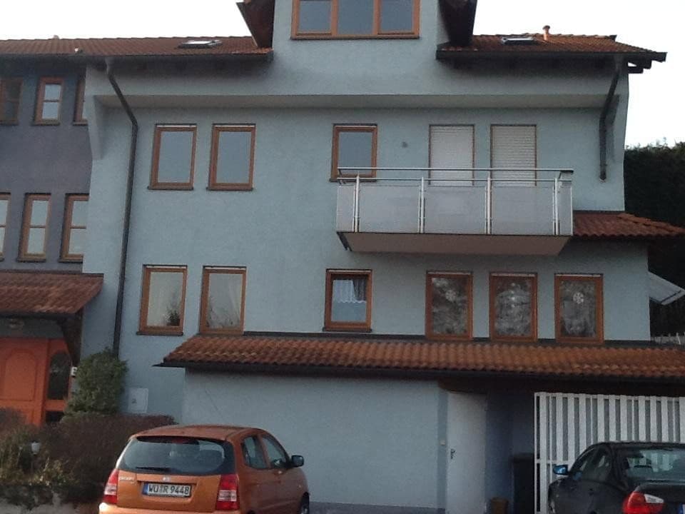 Pronájem bytu 1+1 41 m², St. Norbert Str. 6, Zell am Main, Bavorsko Pronájem bytu 1+1 41 m², St. Norbert Str. 6, Zell am Main, Bavorsko