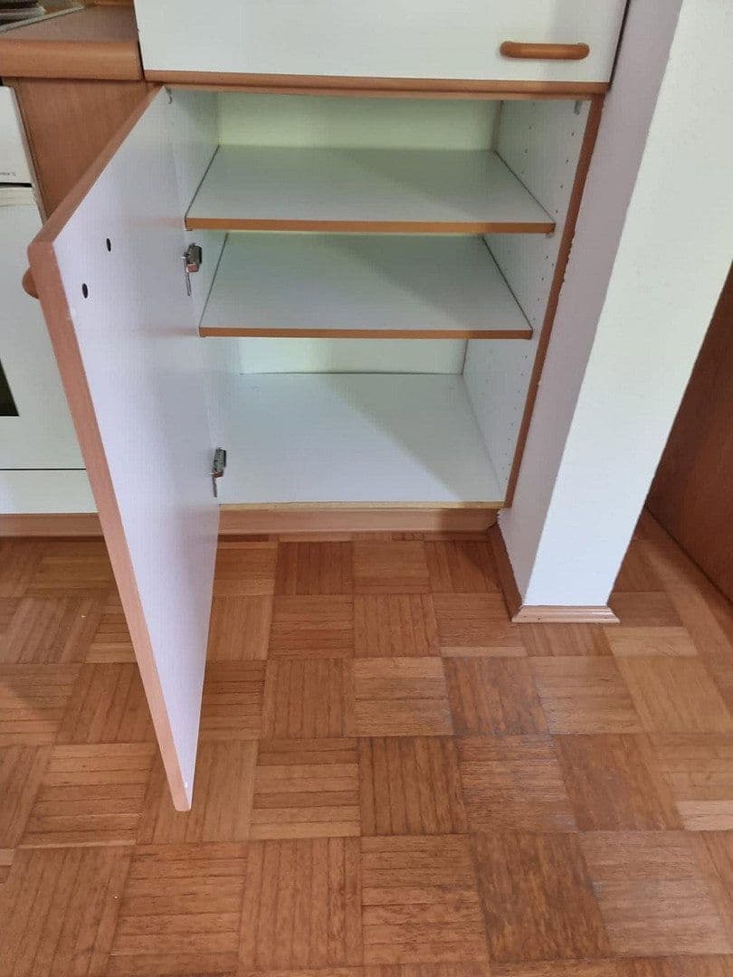 Pronájem bytu 1+1 41 m², St. Norbert Str. 6, Zell am Main, Bavorsko Pronájem bytu 1+1 41 m², St. Norbert Str. 6, Zell am Main, Bavorsko