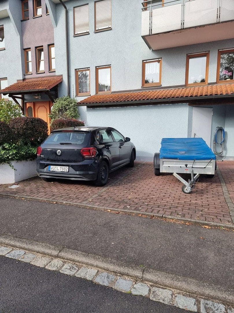 Pronájem bytu 1+1 41 m², St. Norbert Str. 6, Zell am Main, Bavorsko Pronájem bytu 1+1 41 m², St. Norbert Str. 6, Zell am Main, Bavorsko