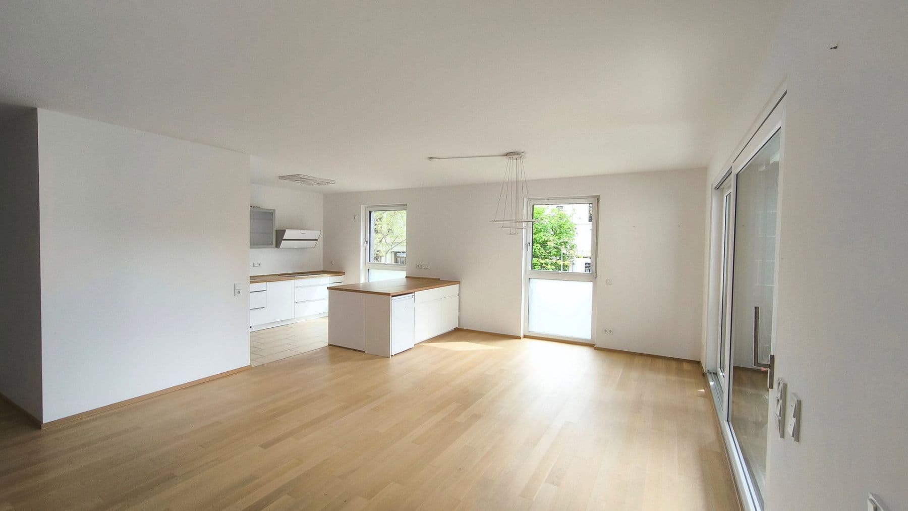 Pronájem bytu 3+1 151 m², Rheinstr. 11, Wiesbaden, Hessen Pronájem bytu 3+1 151 m², Rheinstr. 11, Wiesbaden, Hessen