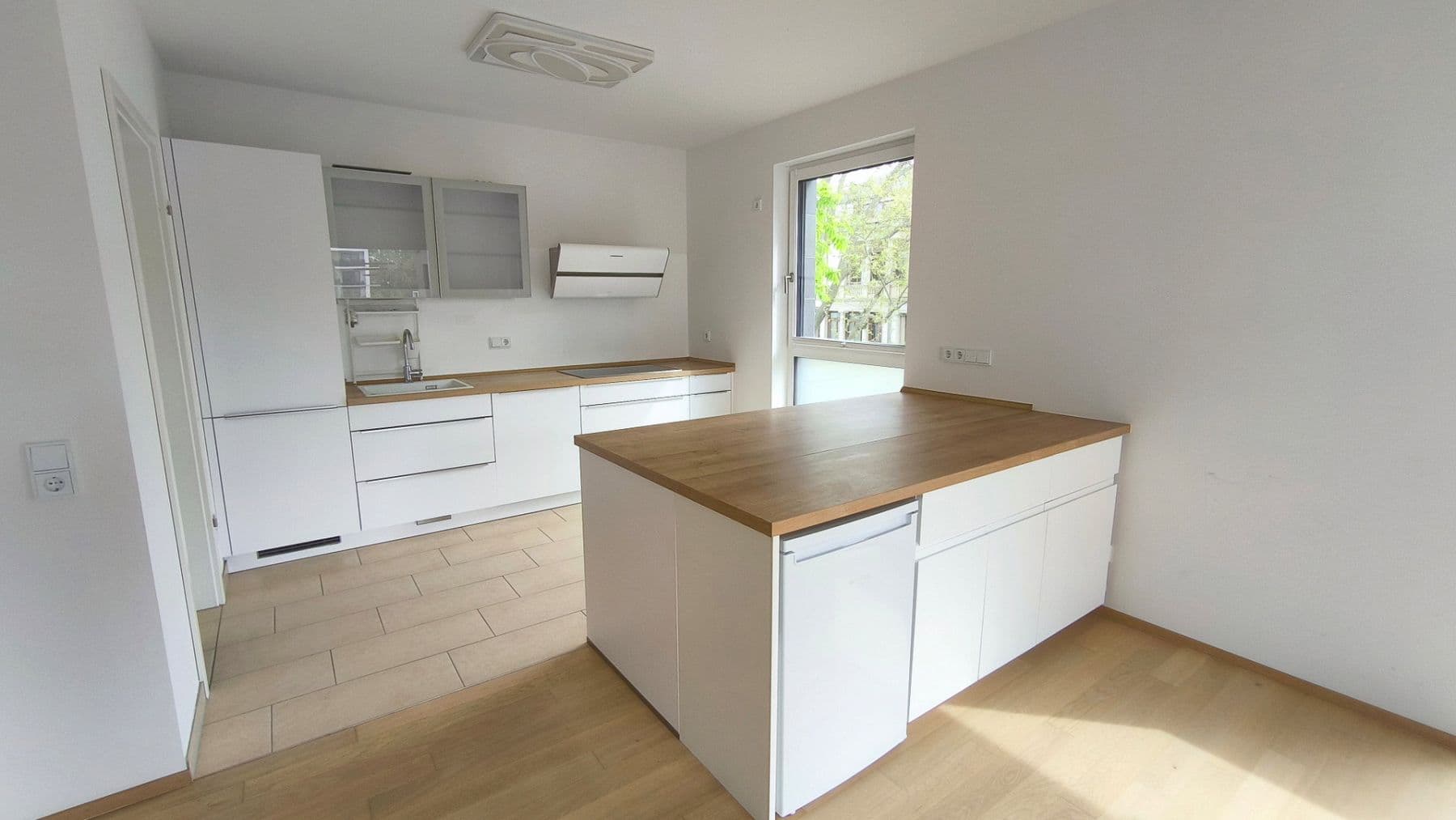Pronájem bytu 3+1 151 m², Rheinstr. 11, Wiesbaden, Hessen Pronájem bytu 3+1 151 m², Rheinstr. 11, Wiesbaden, Hessen