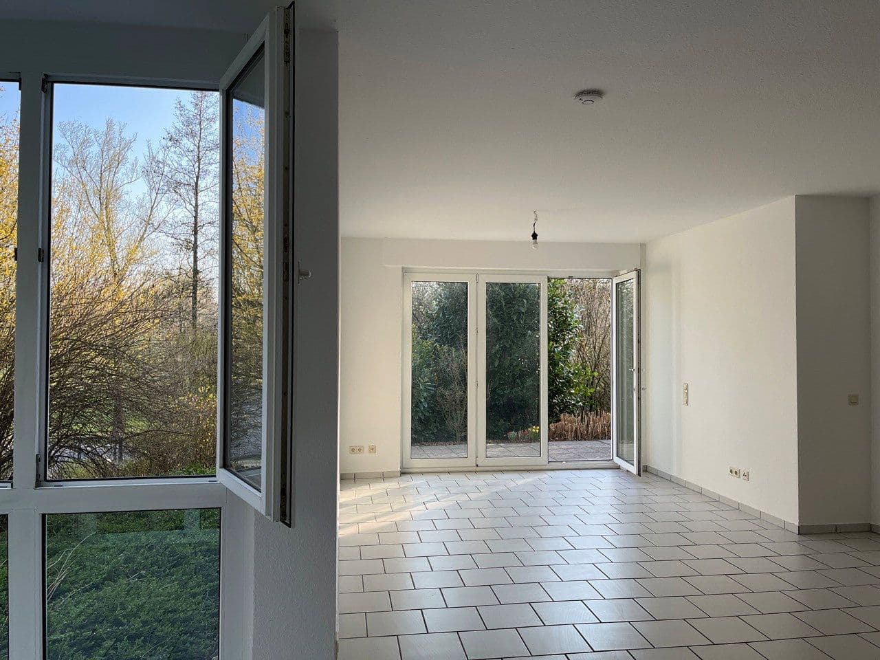Pronájem bytu 2+1 70 m², Leverkusen, Severní Porýní-Vestfálsko Pronájem bytu 2+1 70 m², Leverkusen, Severní Porýní-Vestfálsko