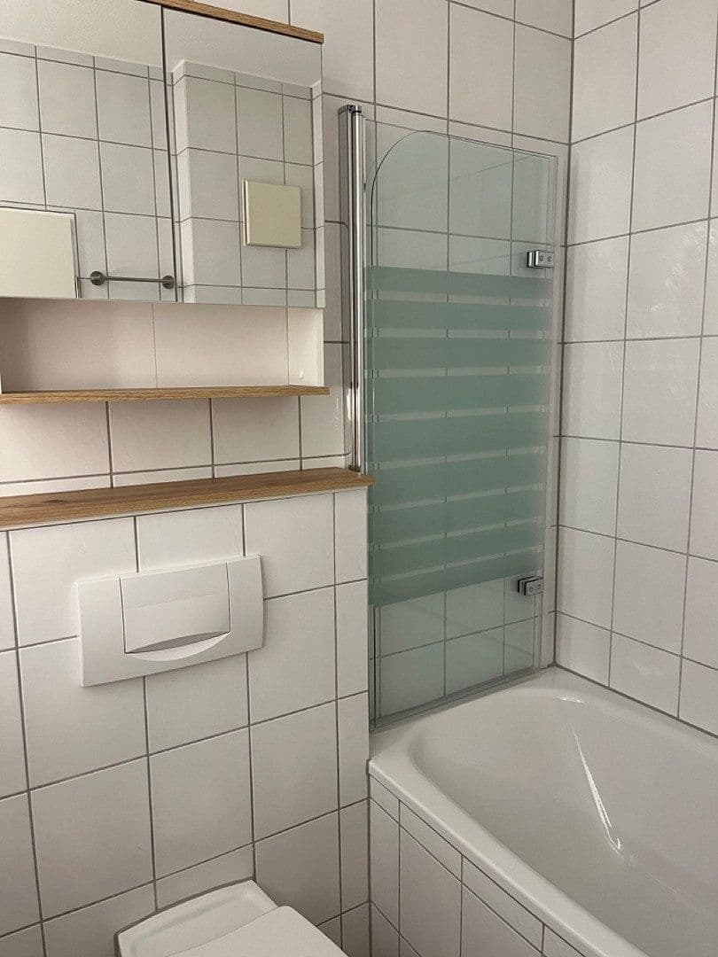 Pronájem bytu 2+1 70 m², Leverkusen, Severní Porýní-Vestfálsko Pronájem bytu 2+1 70 m², Leverkusen, Severní Porýní-Vestfálsko