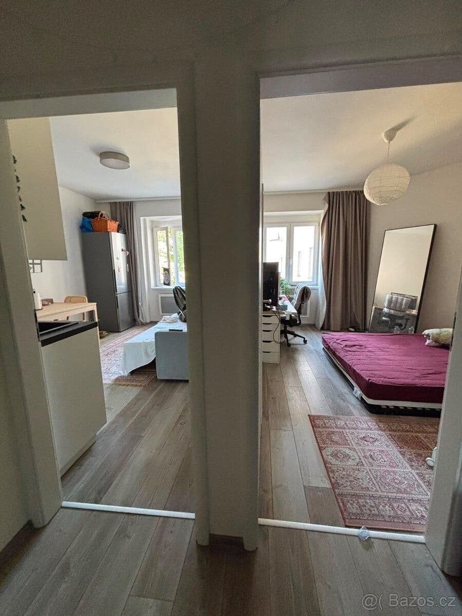 Prodej bytu 1+1 39 m², Vacínova, Praha, Praha Prodej bytu 1+1 39 m², Vacínova, Praha, Praha