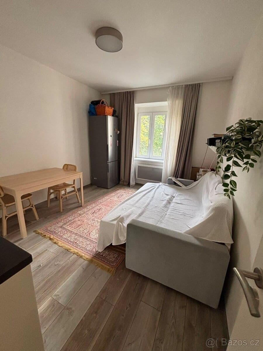 Prodej bytu 1+1 39 m², Vacínova, Praha, Praha Prodej bytu 1+1 39 m², Vacínova, Praha, Praha