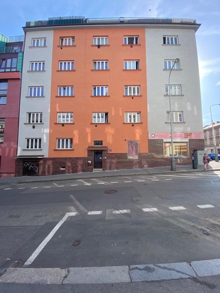 Prodej bytu 1+1 39 m², Vacínova, Praha, Praha Prodej bytu 1+1 39 m², Vacínova, Praha, Praha