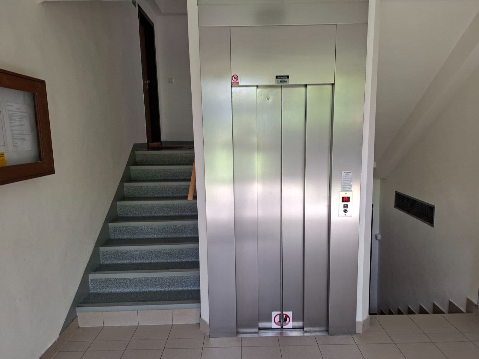Prodej bytu 2+1 52 m², Tupolevova, Praha, Praha Prodej bytu 2+1 52 m², Tupolevova, Praha, Praha
