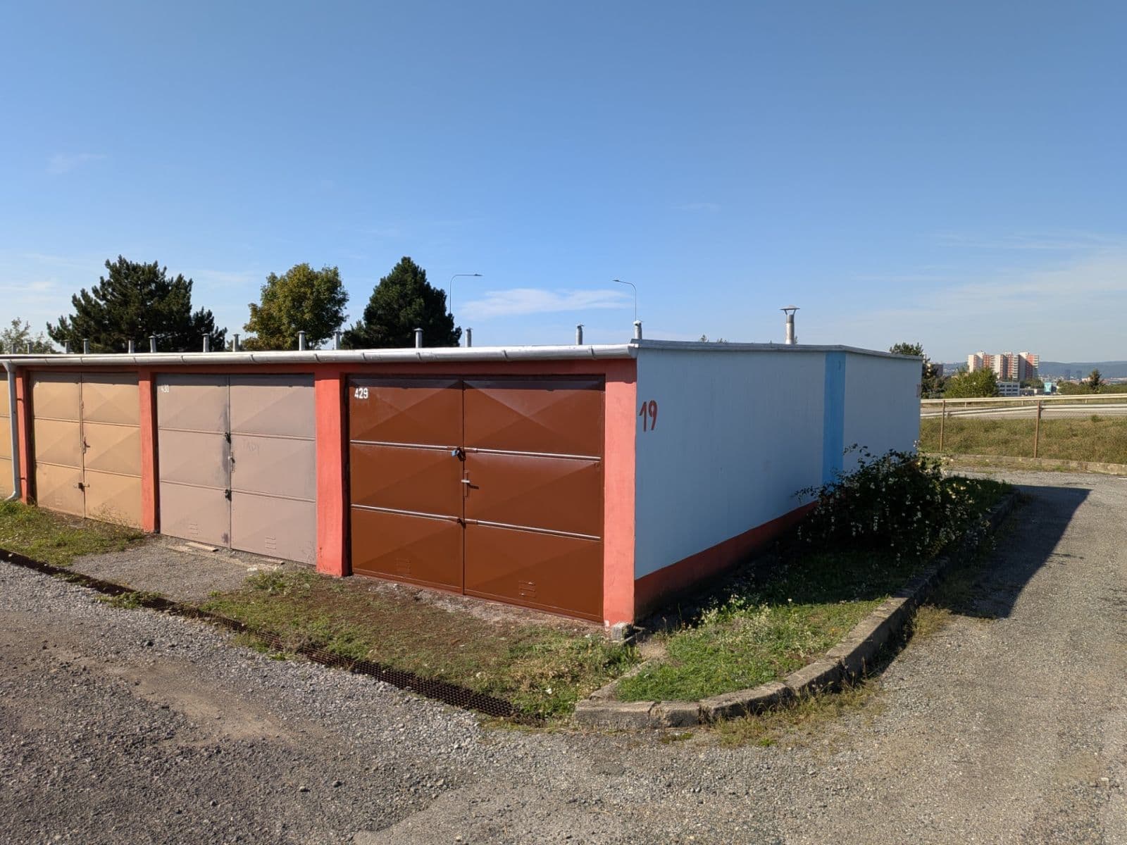 Prodej garáže 15 m², Brno, Jihomoravský kraj Prodej garáže 15 m², Brno, Jihomoravský kraj