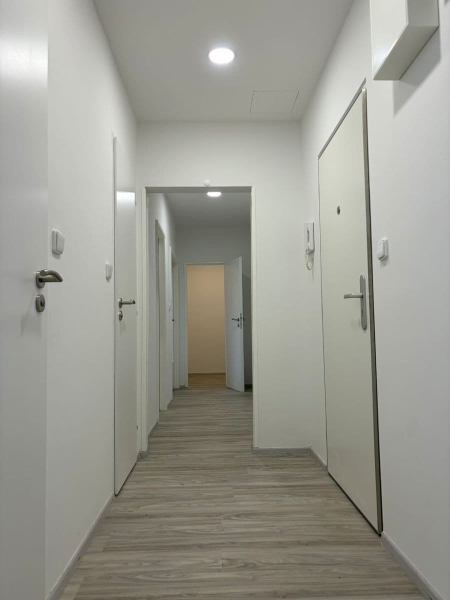 Pronájem bytu 3+kk 62 m², Křenická, Praha, Praha Pronájem bytu 3+kk 62 m², Křenická, Praha, Praha