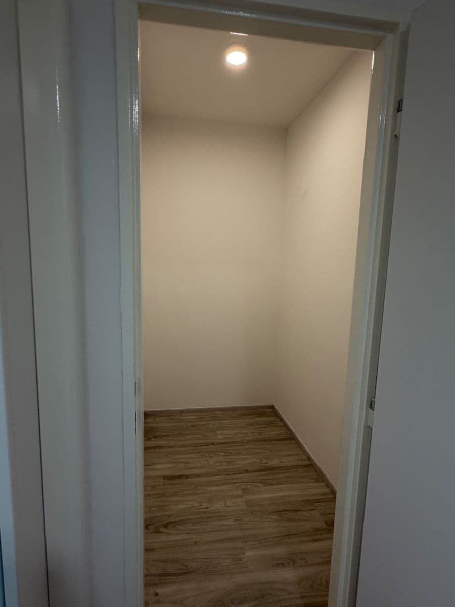 Pronájem bytu 3+kk 62 m², Křenická, Praha, Praha Pronájem bytu 3+kk 62 m², Křenická, Praha, Praha