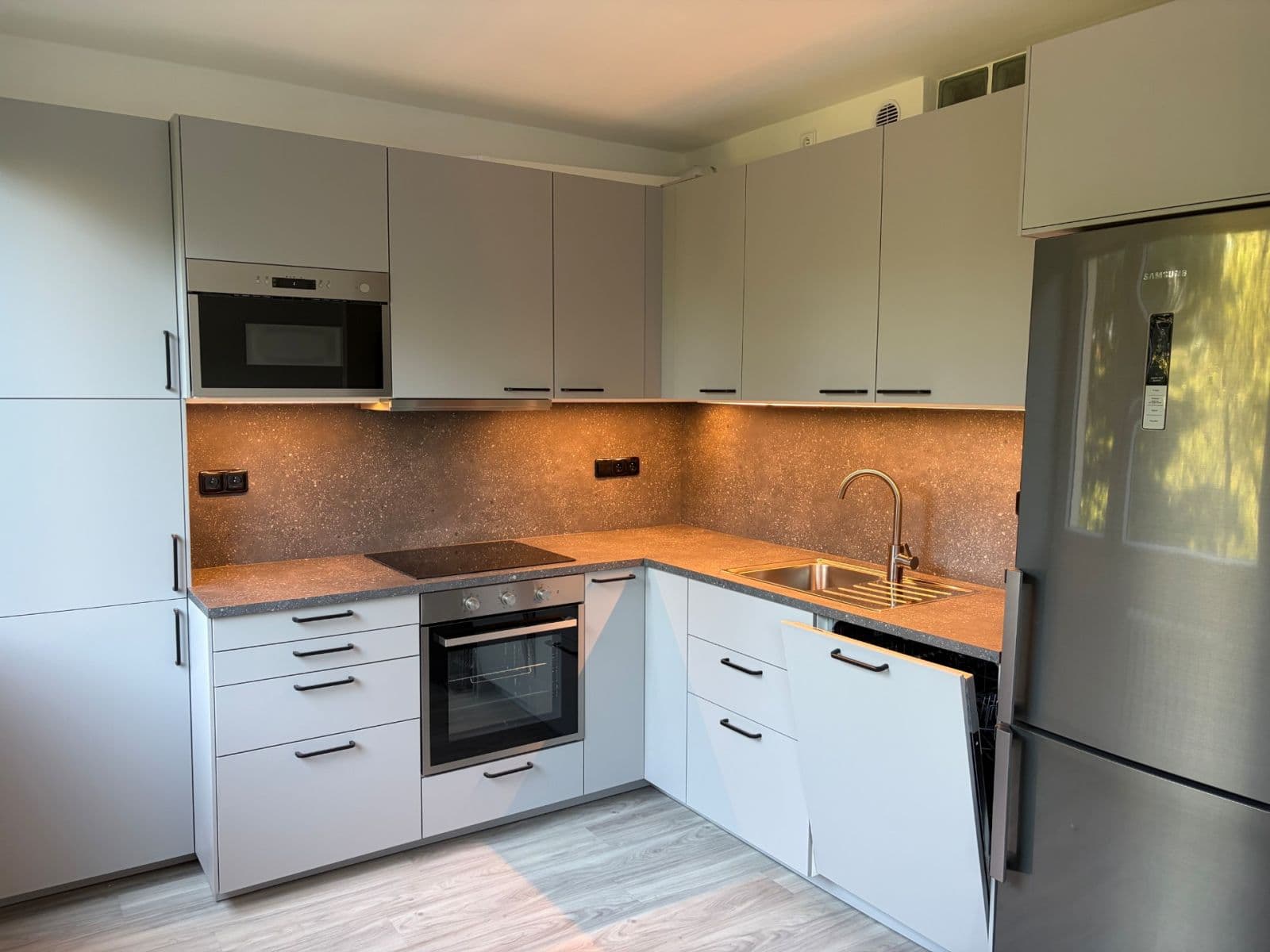Pronájem bytu 3+kk 62 m², Křenická, Praha, Praha Pronájem bytu 3+kk 62 m², Křenická, Praha, Praha