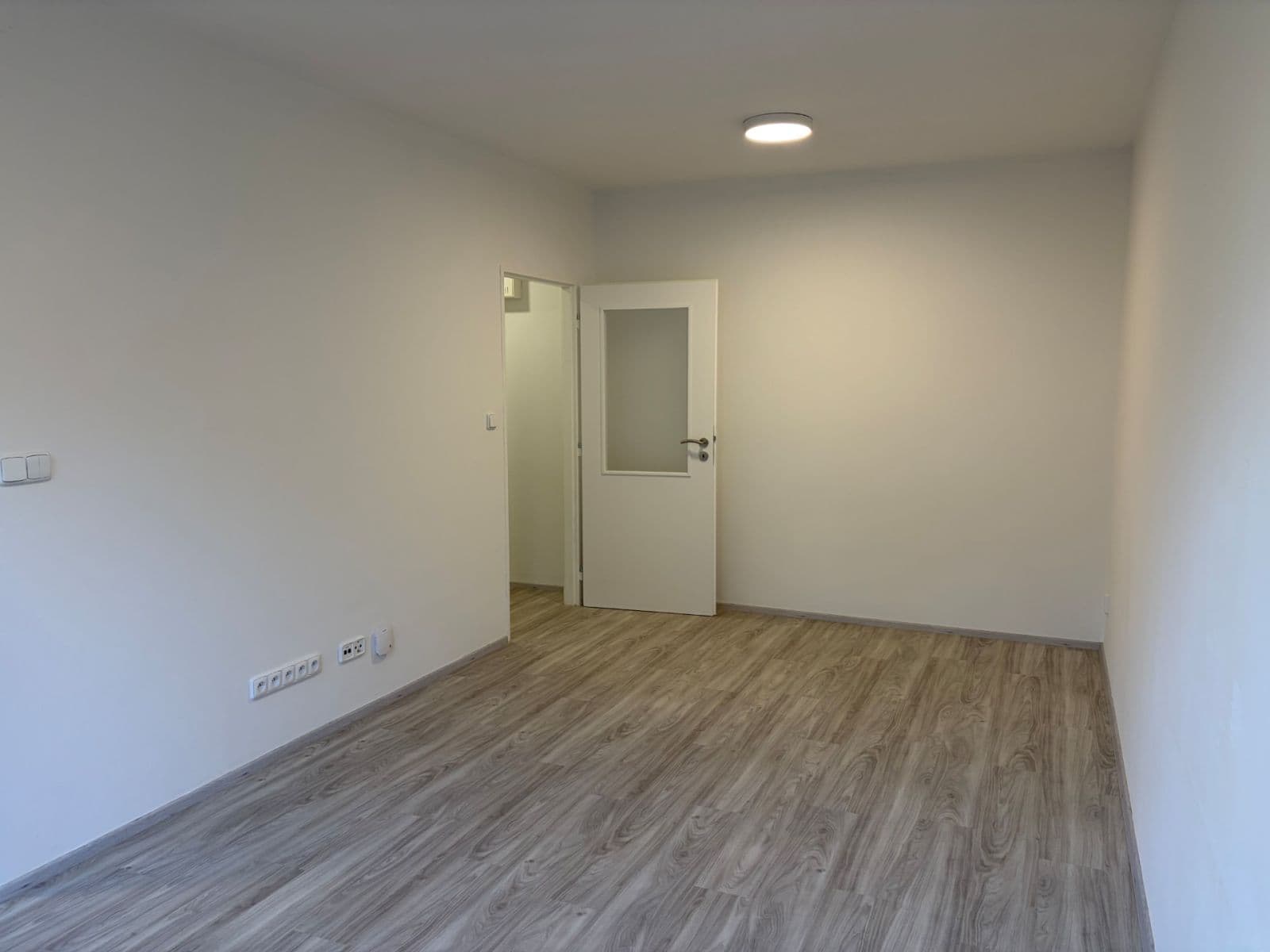 Pronájem bytu 3+kk 62 m², Křenická, Praha, Praha Pronájem bytu 3+kk 62 m², Křenická, Praha, Praha