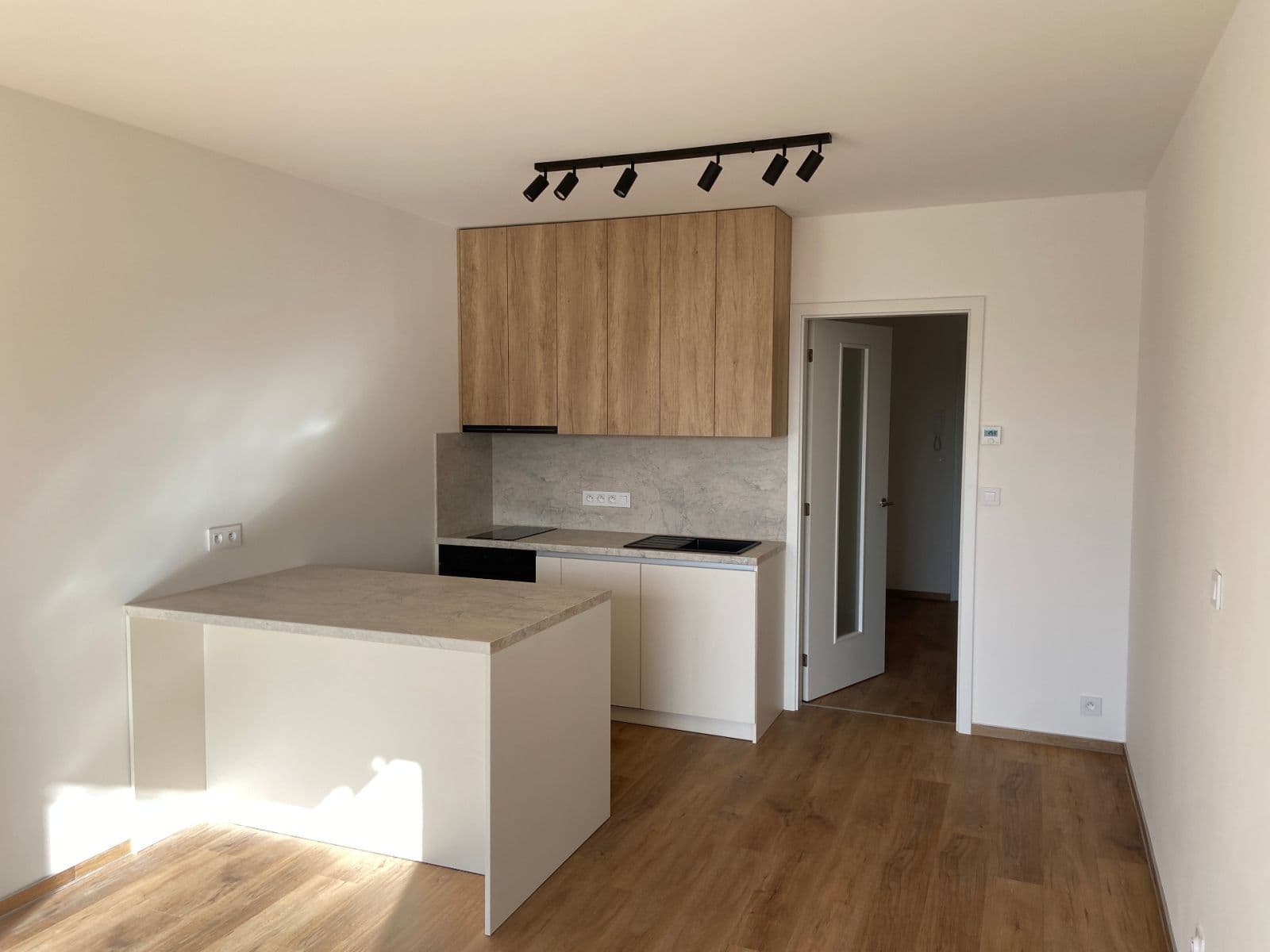 Pronájem bytu 1+kk 38 m², Hvězdová, Brno, Jihomoravský kraj Pronájem bytu 1+kk 38 m², Hvězdová, Brno, Jihomoravský kraj