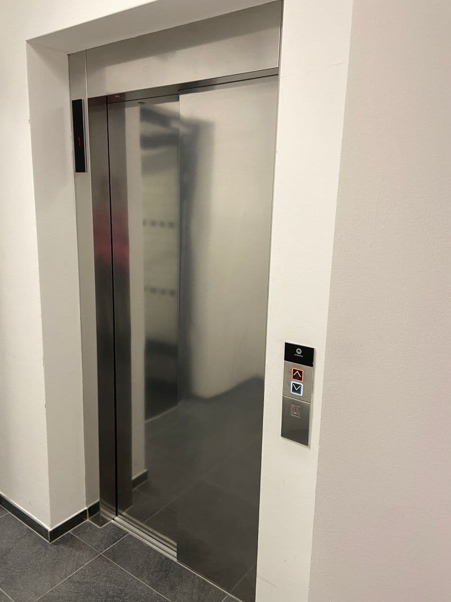 Pronájem bytu 1+kk 38 m², Hvězdová, Brno, Jihomoravský kraj Pronájem bytu 1+kk 38 m², Hvězdová, Brno, Jihomoravský kraj