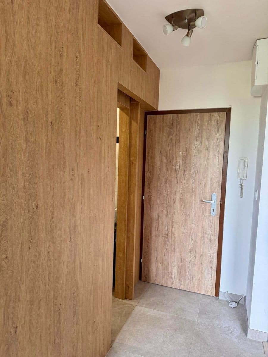 Pronájem bytu 2+1 50 m², Zdeňka Fibicha, Valašské Meziříčí, Zlínský kraj Pronájem bytu 2+1 50 m², Zdeňka Fibicha, Valašské Meziříčí, Zlínský kraj