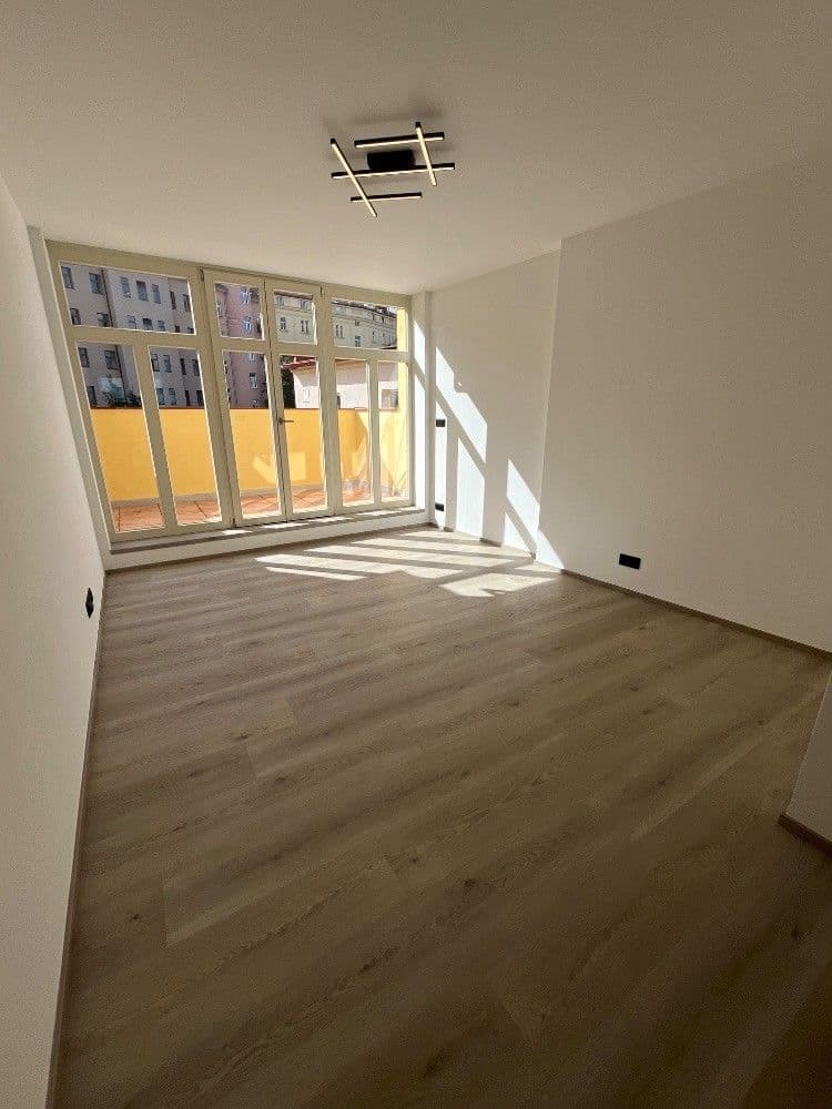 Pronájem bytu 3+kk 160 m², Husitská, Praha, Praha Pronájem bytu 3+kk 160 m², Husitská, Praha, Praha