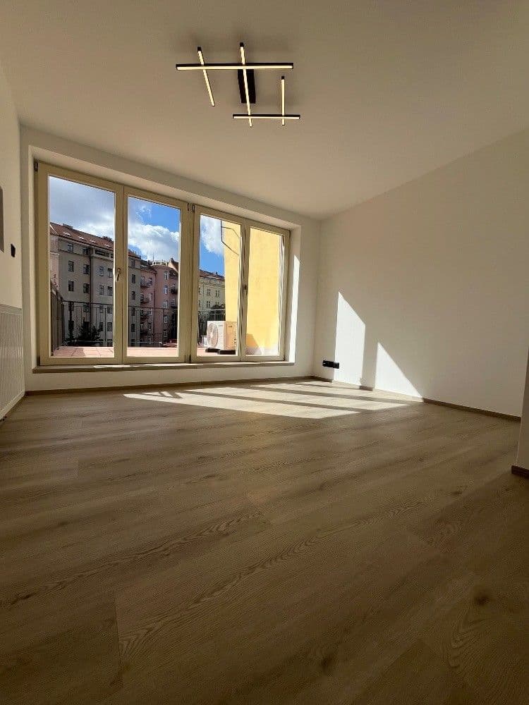 Pronájem bytu 3+kk 160 m², Husitská, Praha, Praha Pronájem bytu 3+kk 160 m², Husitská, Praha, Praha