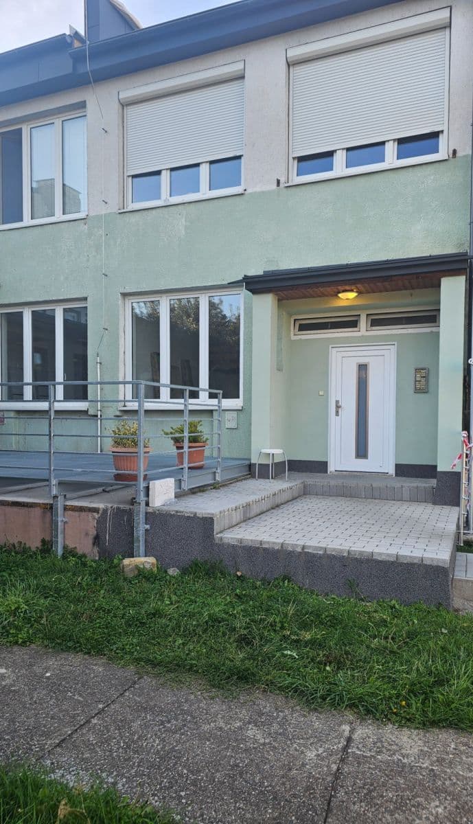 Pronájem bytu 1+kk 43 m², Plzeňská, Králův Dvůr, Středočeský kraj Pronájem bytu 1+kk 43 m², Plzeňská, Králův Dvůr, Středočeský kraj