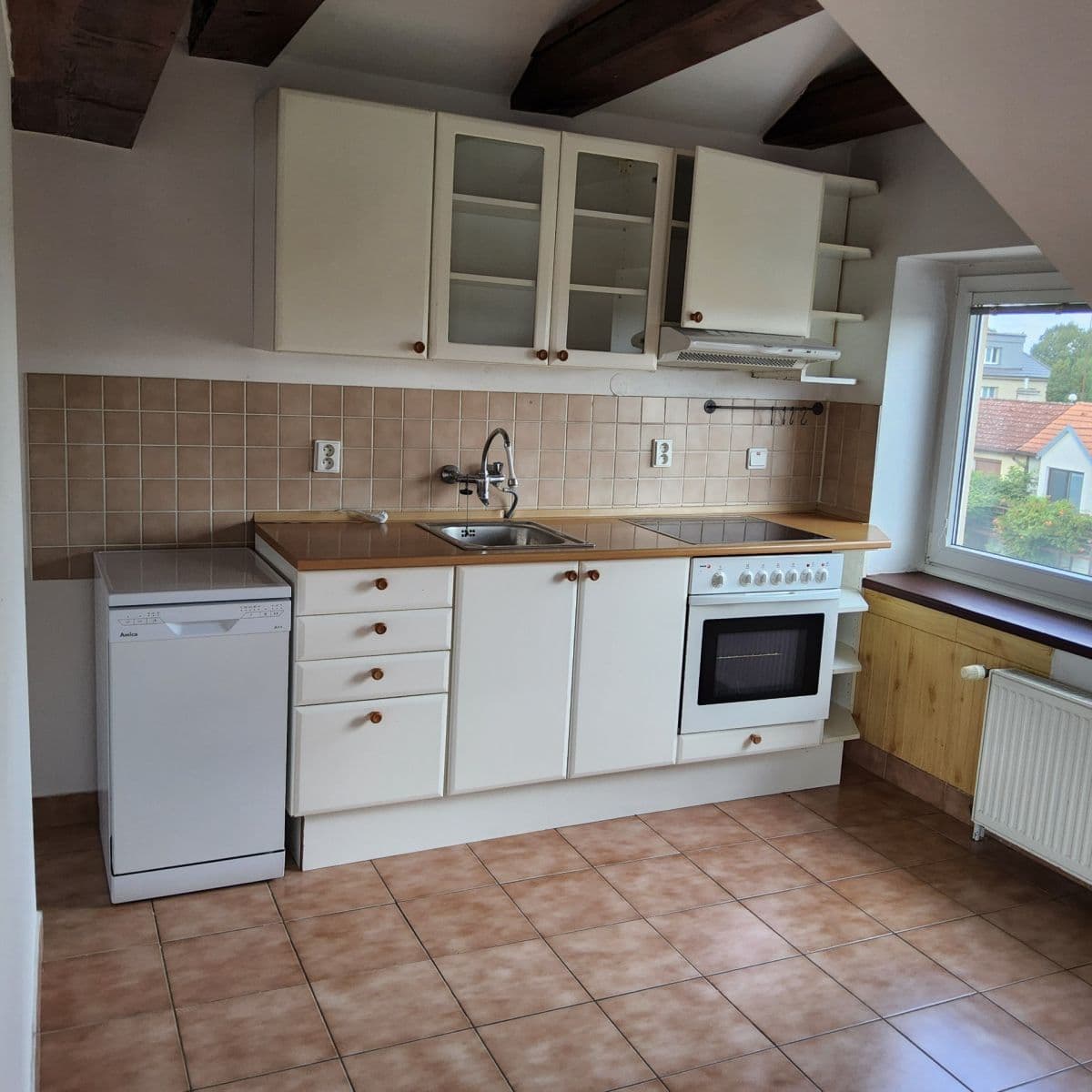 Prodej bytu 2+kk 74 m², Sídlištní, Poděbrady, Středočeský kraj Prodej bytu 2+kk 74 m², Sídlištní, Poděbrady, Středočeský kraj