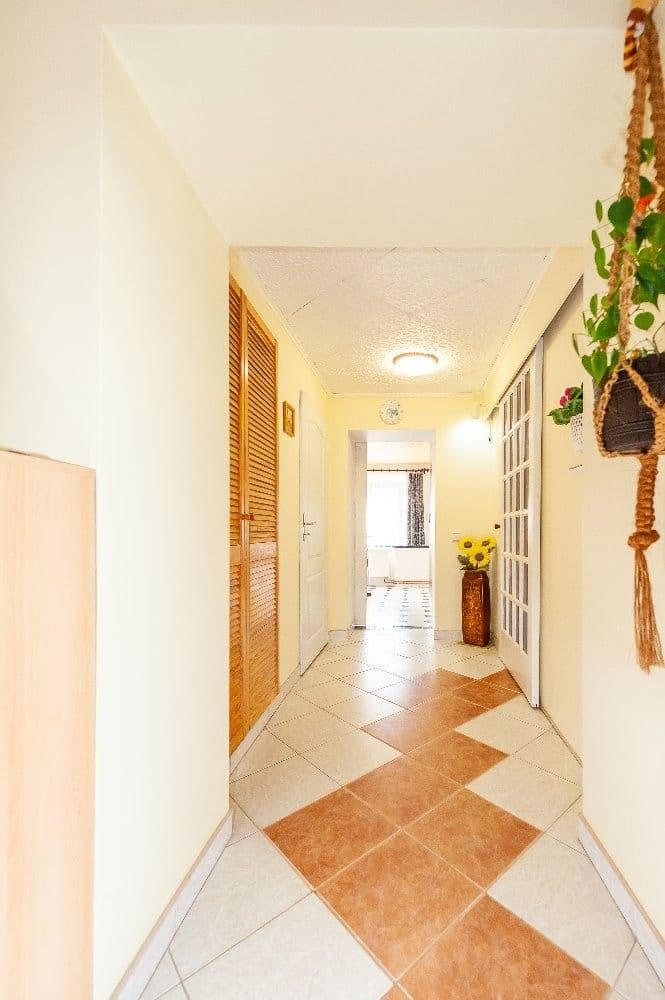 Pronájem bytu 3+1 70 m², U Pošty, Vodochody, Středočeský kraj Pronájem bytu 3+1 70 m², U Pošty, Vodochody, Středočeský kraj