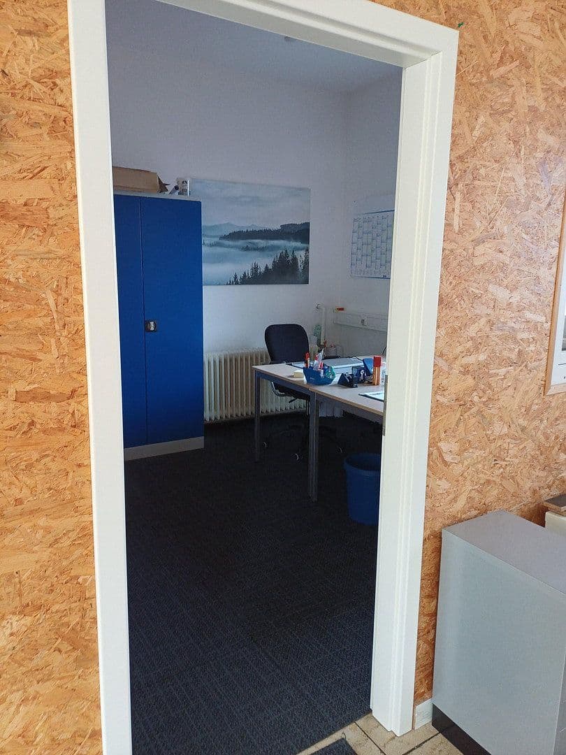 Pronájem kanceláře 100 m², Osthofen, Porýní-Falc Pronájem kanceláře 100 m², Osthofen, Porýní-Falc