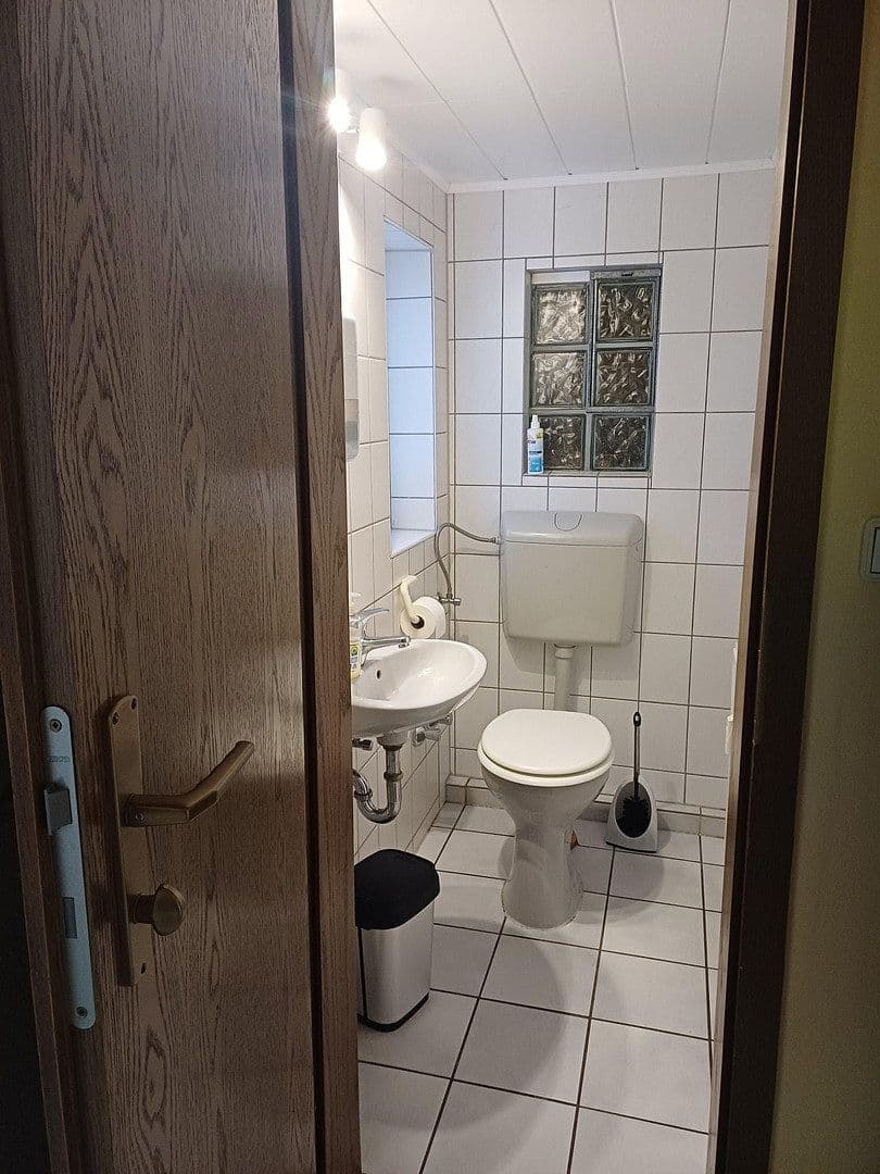 Pronájem kanceláře 100 m², Osthofen, Porýní-Falc Pronájem kanceláře 100 m², Osthofen, Porýní-Falc