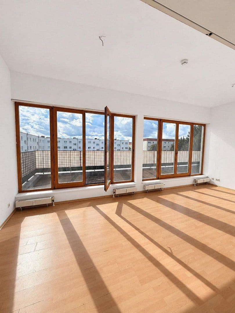 Pronájem bytu 3+1 90 m², Velten, Braniborsko Pronájem bytu 3+1 90 m², Velten, Braniborsko