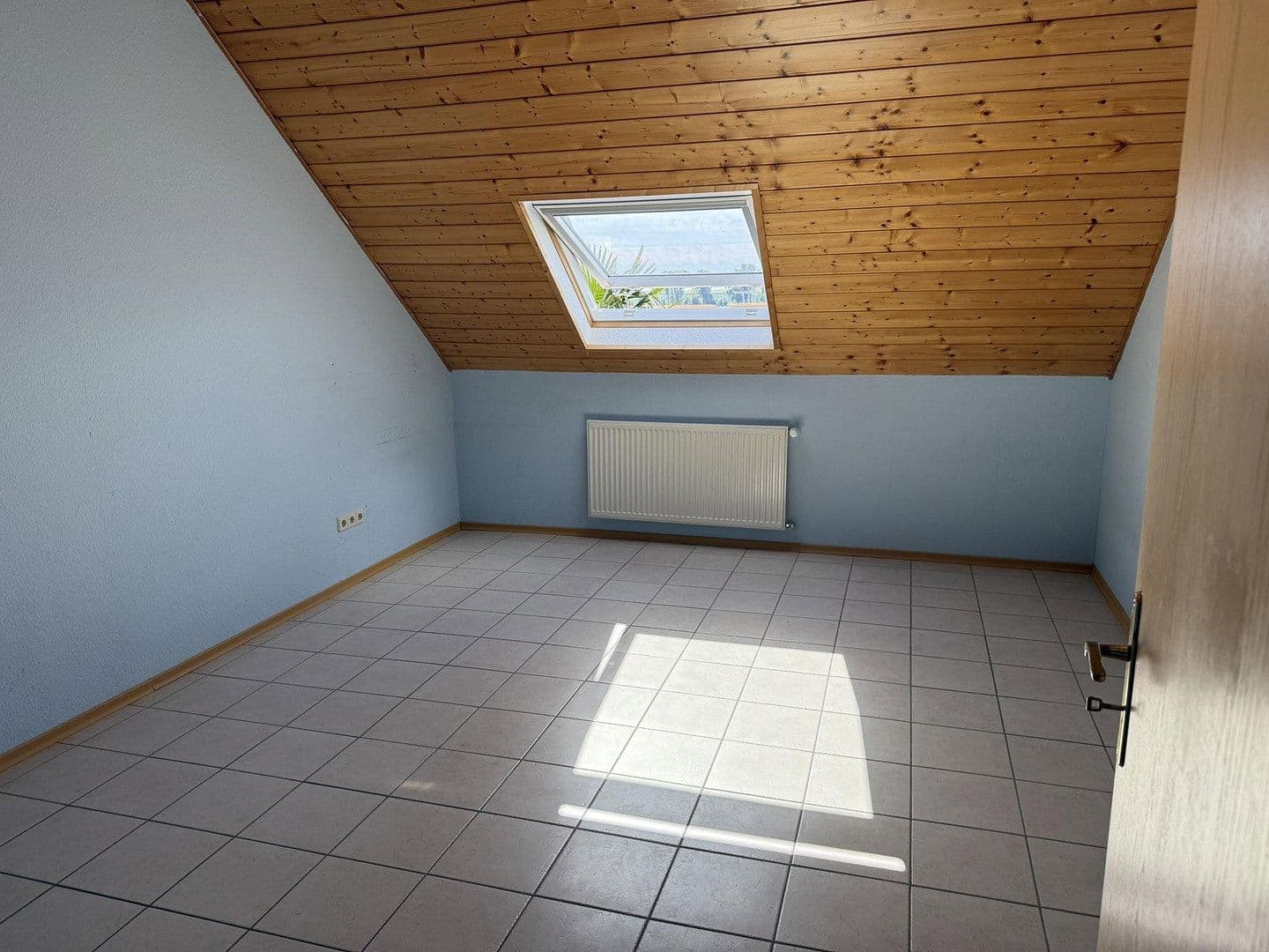 Pronájem bytu 4+1 120 m², Freimersheim, Porýní-Falc Pronájem bytu 4+1 120 m², Freimersheim, Porýní-Falc