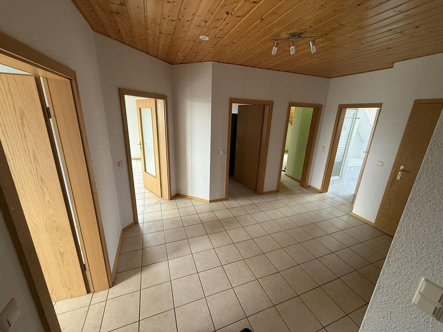 Pronájem bytu 4+1 120 m², Freimersheim, Porýní-Falc Pronájem bytu 4+1 120 m², Freimersheim, Porýní-Falc
