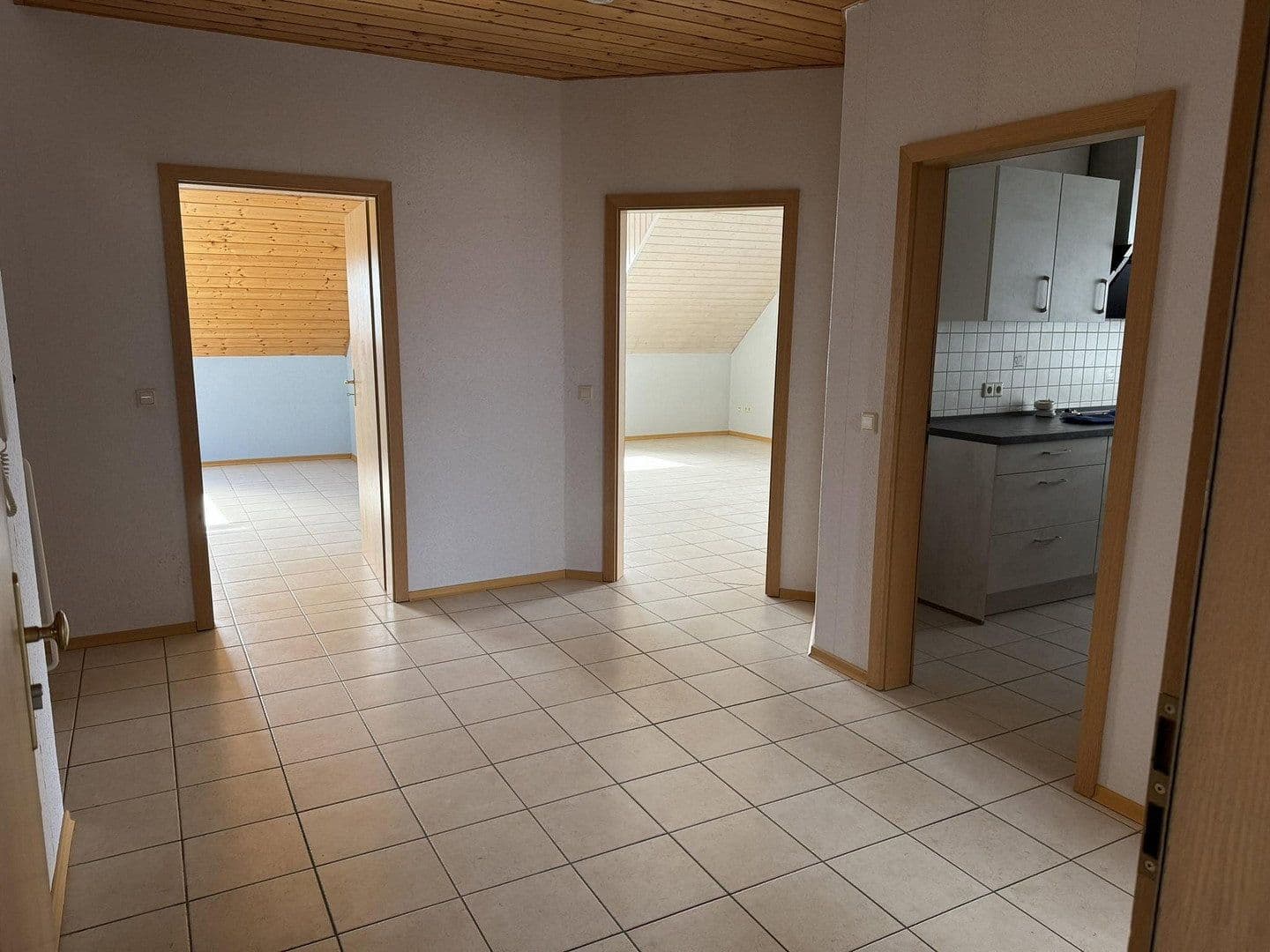 Pronájem bytu 4+1 120 m², Freimersheim, Porýní-Falc Pronájem bytu 4+1 120 m², Freimersheim, Porýní-Falc