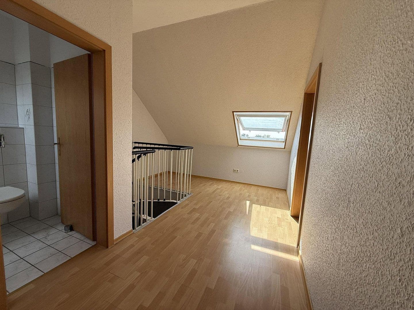 Pronájem bytu 4+1 120 m², Freimersheim, Porýní-Falc Pronájem bytu 4+1 120 m², Freimersheim, Porýní-Falc