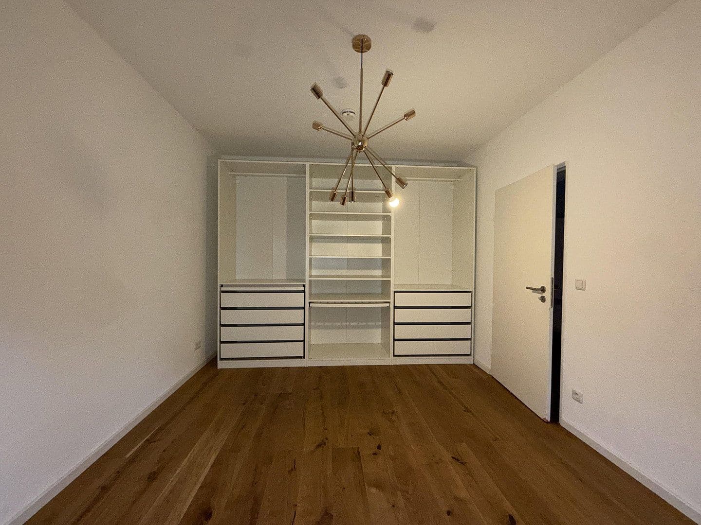 Pronájem bytu 2+1 54 m², Uhlandstraße 31, Frankfurt am Main, Hessen Pronájem bytu 2+1 54 m², Uhlandstraße 31, Frankfurt am Main, Hessen