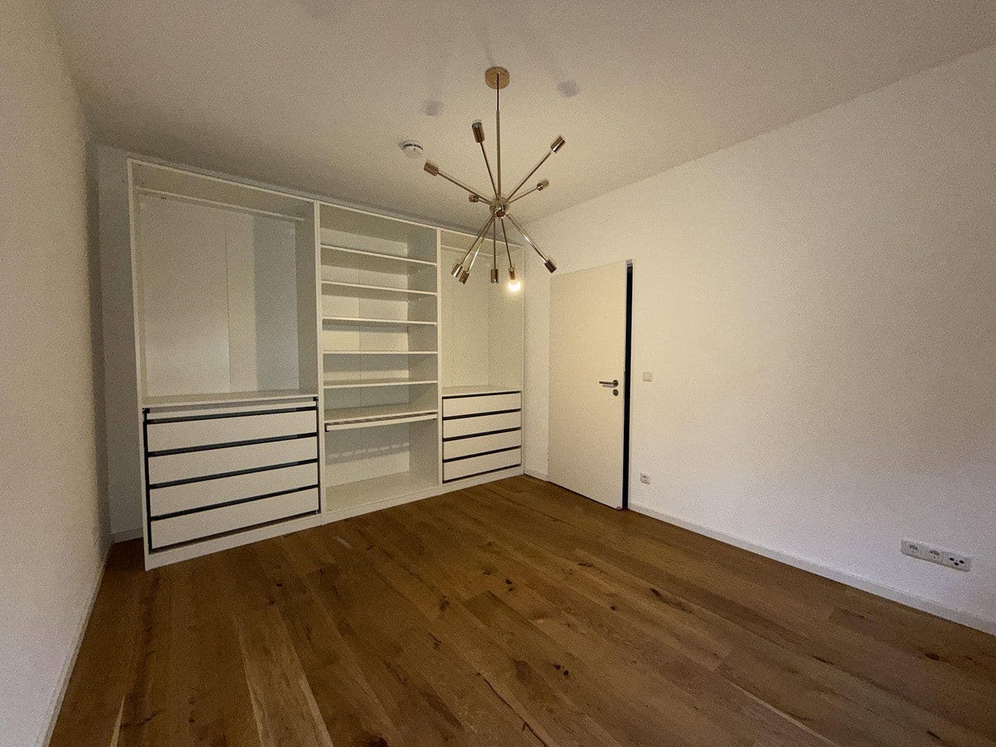 Pronájem bytu 2+1 54 m², Uhlandstraße 31, Frankfurt am Main, Hessen Pronájem bytu 2+1 54 m², Uhlandstraße 31, Frankfurt am Main, Hessen