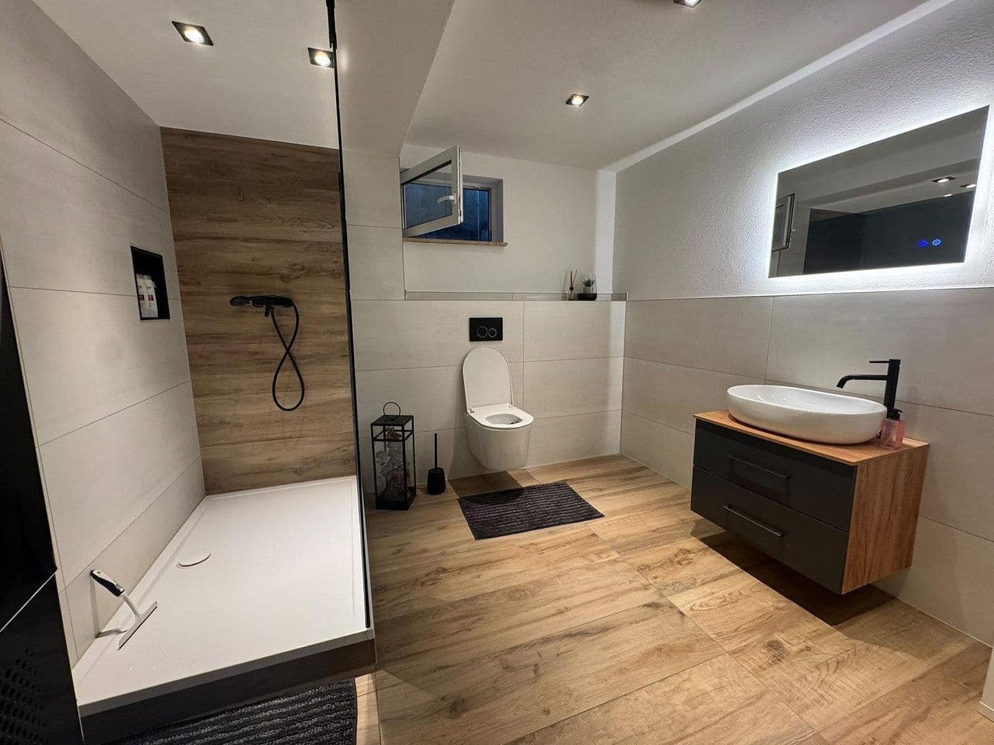 Prodej bytu 4+1 140 m², Georg Baumann str 1, Calw, Bádensko-Württembersko Prodej bytu 4+1 140 m², Georg Baumann str 1, Calw, Bádensko-Württembersko
