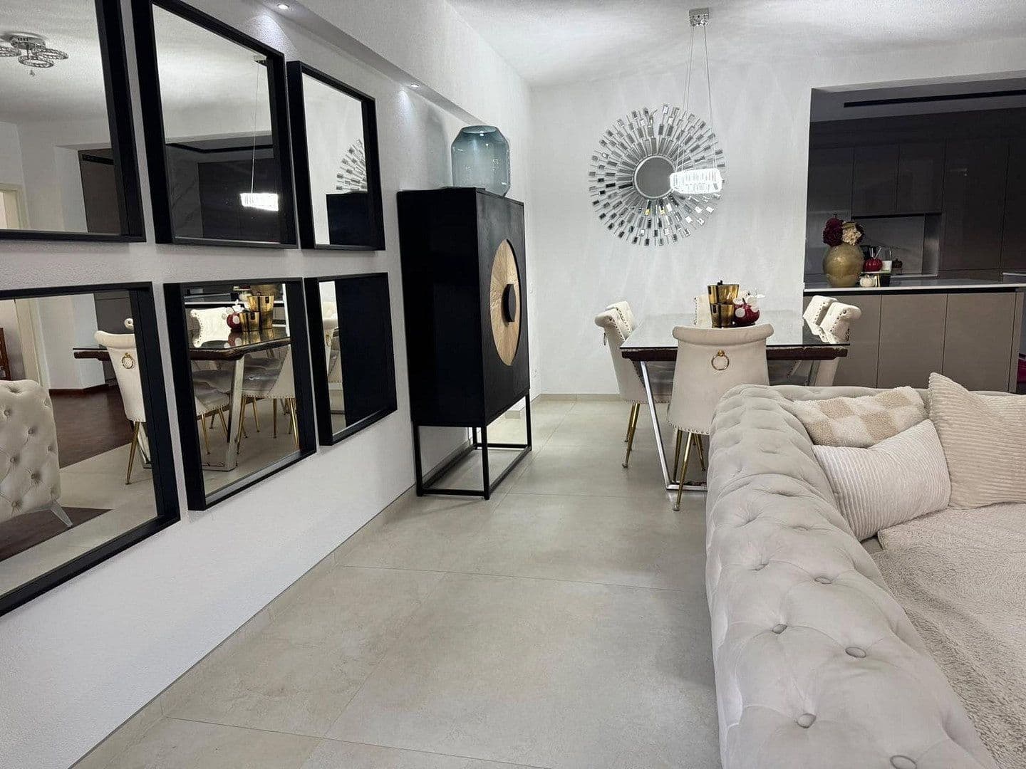 Prodej bytu 4+1 140 m², Georg Baumann str 1, Calw, Bádensko-Württembersko Prodej bytu 4+1 140 m², Georg Baumann str 1, Calw, Bádensko-Württembersko