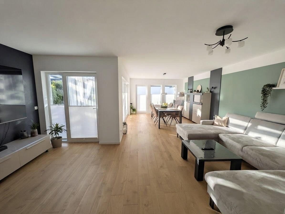 Prodej domu 115 m², pozemek 326 m², Delmenhorst, Dolní Sasko Prodej domu 115 m², pozemek 326 m², Delmenhorst, Dolní Sasko