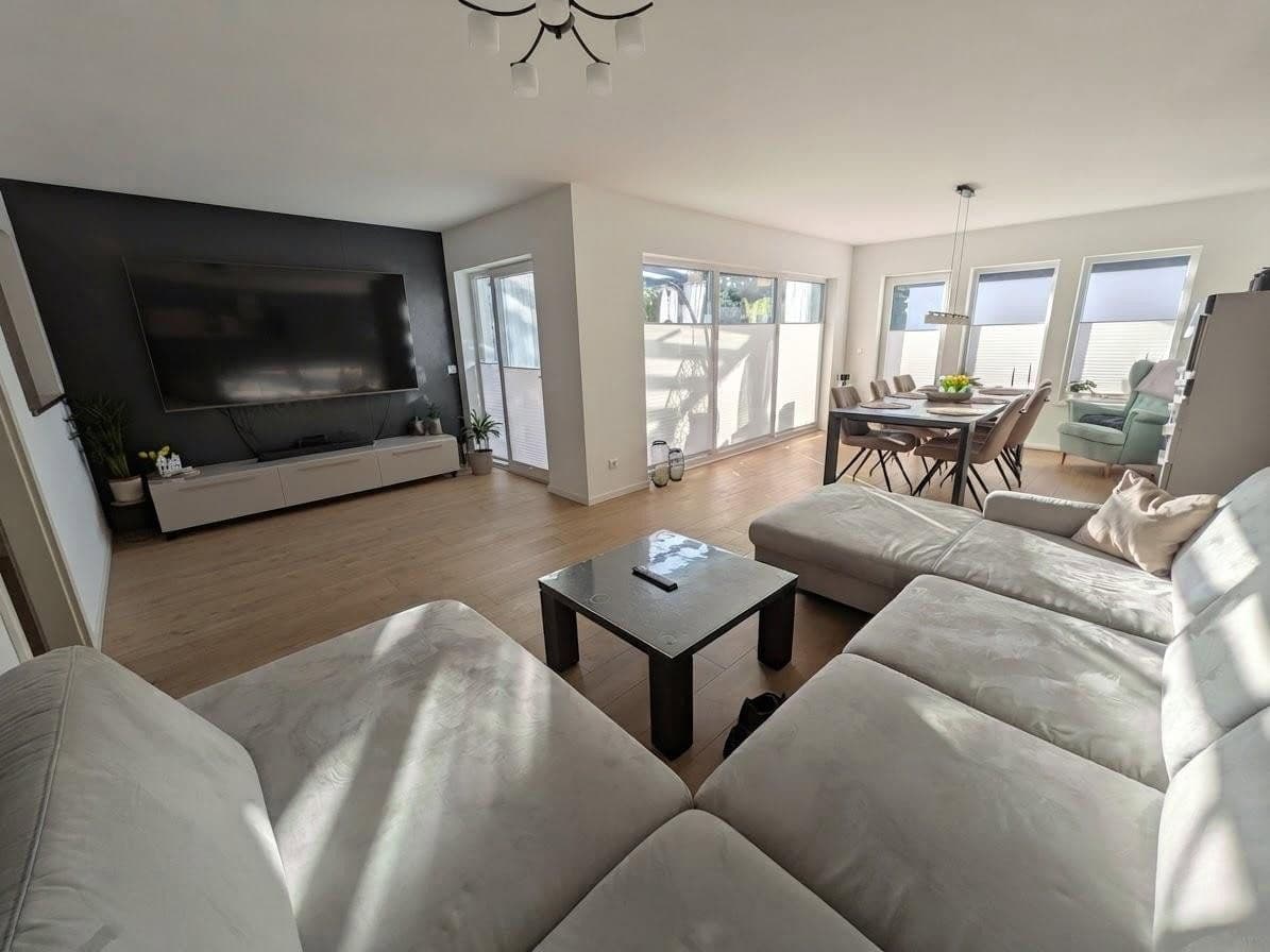 Prodej domu 115 m², pozemek 326 m², Delmenhorst, Dolní Sasko Prodej domu 115 m², pozemek 326 m², Delmenhorst, Dolní Sasko