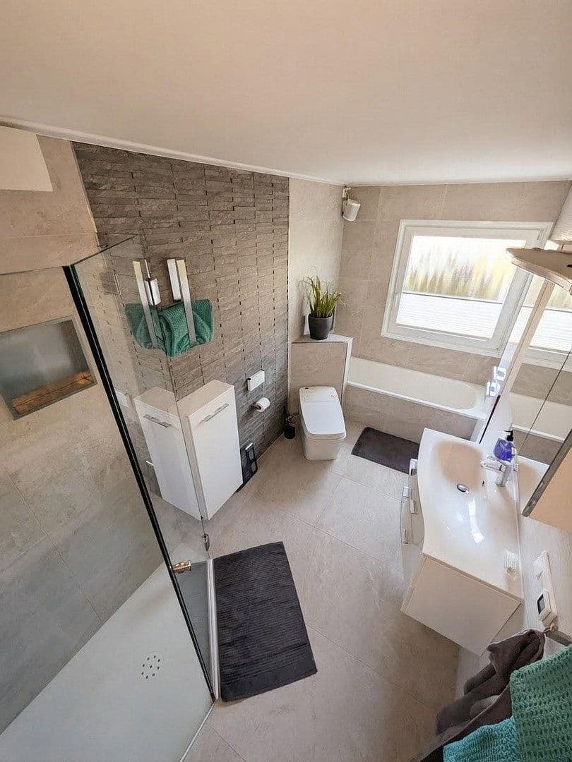 Prodej domu 115 m², pozemek 326 m², Delmenhorst, Dolní Sasko Prodej domu 115 m², pozemek 326 m², Delmenhorst, Dolní Sasko