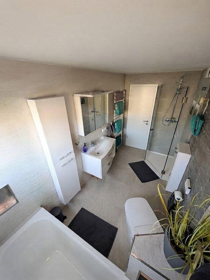 Prodej domu 115 m², pozemek 326 m², Delmenhorst, Dolní Sasko Prodej domu 115 m², pozemek 326 m², Delmenhorst, Dolní Sasko