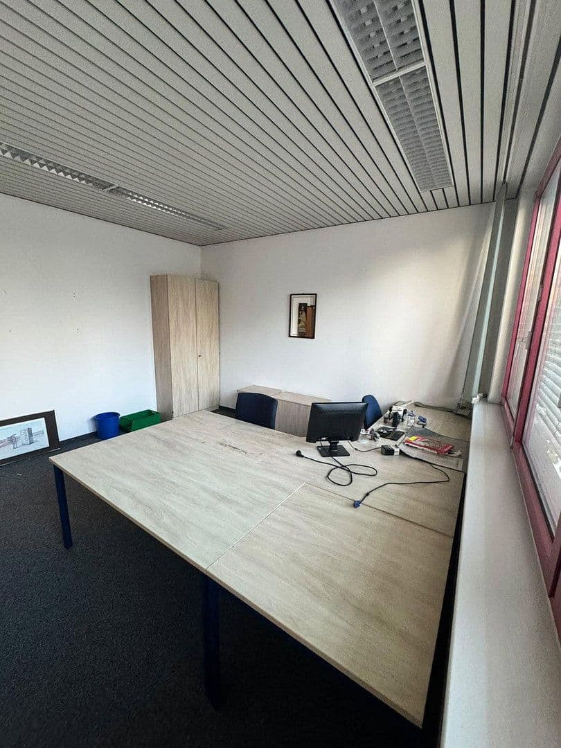 Pronájem kanceláře 125 m², Dieselstraße 18, Fellbach, Bádensko-Württembersko Pronájem kanceláře 125 m², Dieselstraße 18, Fellbach, Bádensko-Württembersko