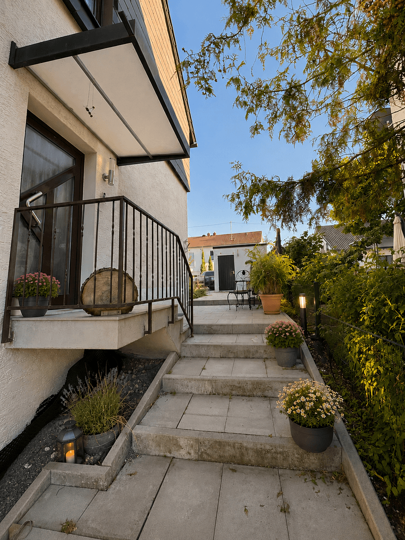 Prodej domu 165 m², pozemek 546 m², Freiberg am Neckar, Bádensko-Württembersko Prodej domu 165 m², pozemek 546 m², Freiberg am Neckar, Bádensko-Württembersko