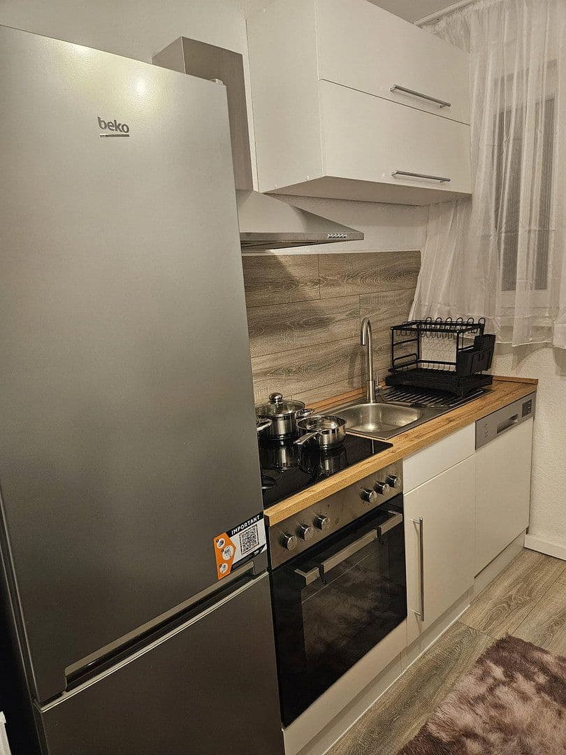 Pronájem bytu 16 m², Aachener Str. 17, Berlin, Berlín Pronájem bytu 16 m², Aachener Str. 17, Berlin, Berlín