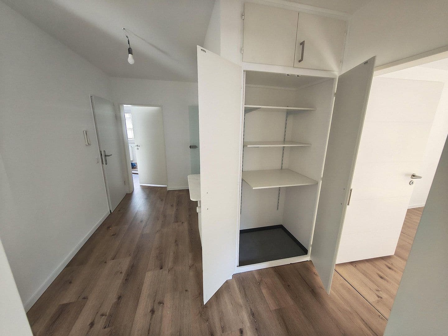 Pronájem bytu 3+1 87 m², Merzennicher Straße 6, Düren, Severní Porýní-Vestfálsko Pronájem bytu 3+1 87 m², Merzennicher Straße 6, Düren, Severní Porýní-Vestfálsko