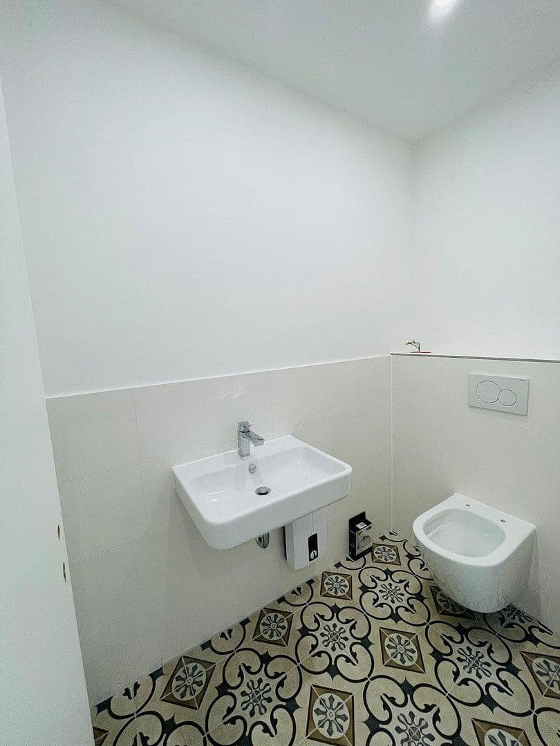 Pronájem nebytového prostoru 1.898 m², Boschstraße 22, Winsen (Luhe), Dolní Sasko Pronájem nebytového prostoru 1.898 m², Boschstraße 22, Winsen (Luhe), Dolní Sasko