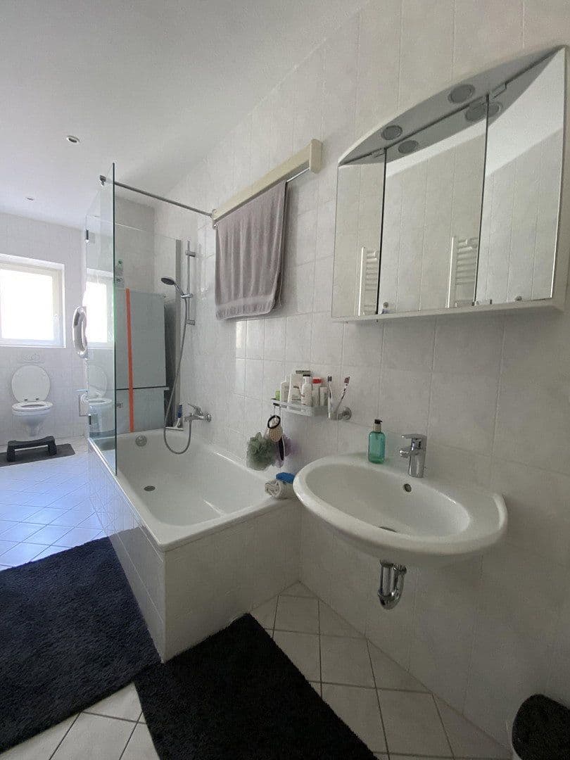 Pronájem bytu 1+1 46 m², Rheinstr. 52, Wiesbaden, Hessen Pronájem bytu 1+1 46 m², Rheinstr. 52, Wiesbaden, Hessen