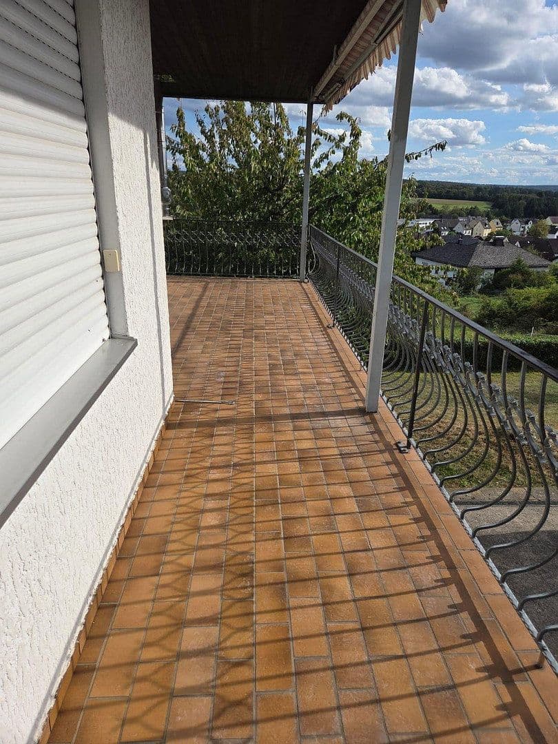 Prodej domu 165 m², pozemek 1.213 m², Zu den Birken 14, Weinbach, Hessen Prodej domu 165 m², pozemek 1.213 m², Zu den Birken 14, Weinbach, Hessen