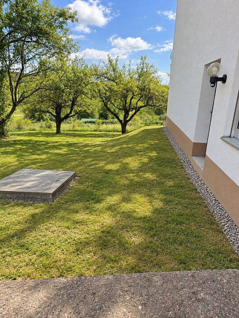 Prodej domu 165 m², pozemek 1.213 m², Zu den Birken 14, Weinbach, Hessen Prodej domu 165 m², pozemek 1.213 m², Zu den Birken 14, Weinbach, Hessen
