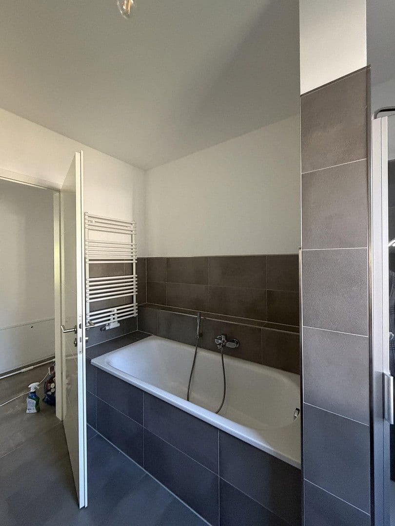 Pronájem bytu 4+1 105 m², Treppendorfer Str. 47, Lubín, Braniborsko Pronájem bytu 4+1 105 m², Treppendorfer Str. 47, Lubín, Braniborsko